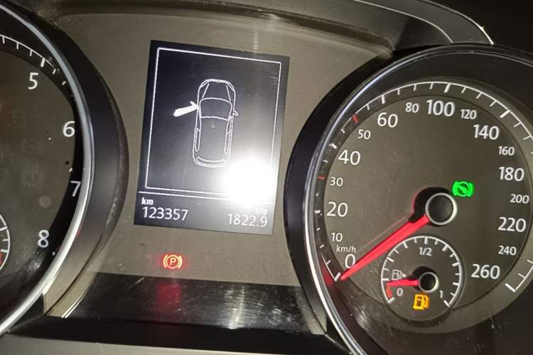 Used Volkswagen Golf 2017 1.6L Automatic Comfort Million-Vehicle Anniversary Edition Instrument Cluster