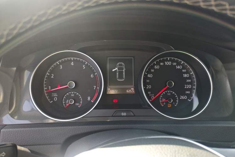 Used Volkswagen Golf 2017 230TSI Manual Comfort Edition – Celebrating Milestone of One Million Units Instrument Cluster