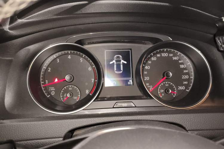 Used Volkswagen Golf 2017 230TSI Automatic Comfort Edition – Celebrating Milestone of One Million Units Instrument Cluster