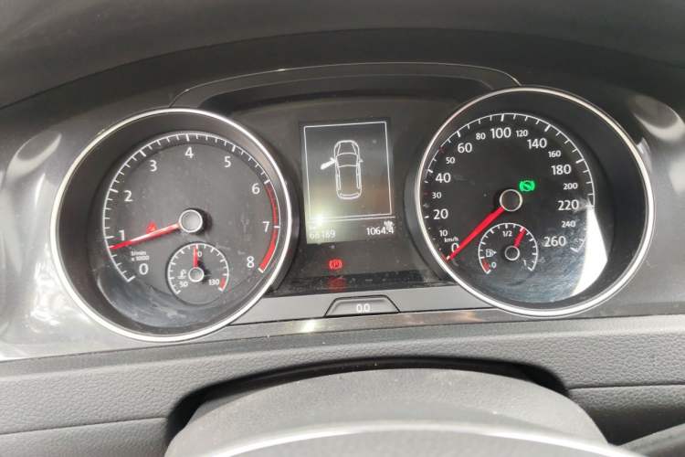 Used Volkswagen Golf 2017 1.6L Automatic Comfort Million-Vehicle Anniversary Edition Instrument Cluster