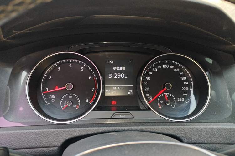 Used Volkswagen Golf 2017 230TSI Automatic Comfort Edition – Celebrating Milestone of One Million Units Instrument Cluster