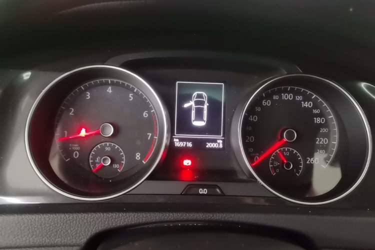 Used Volkswagen Golf 2017 1.6L Automatic Comfort Million-Vehicle Anniversary Edition Instrument Cluster