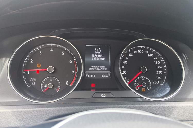 Used Volkswagen Golf 2017 1.6L Automatic Comfort Million-Vehicle Anniversary Edition Instrument Cluster