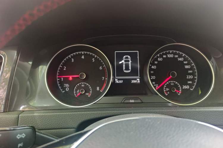 Used Volkswagen Golf 2017 1.6L Automatic Comfort Million-Vehicle Anniversary Edition Instrument Cluster