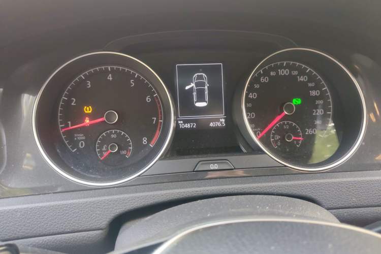 Used Volkswagen Golf 2017 1.6L Automatic Comfort Million-Vehicle Anniversary Edition Instrument Cluster