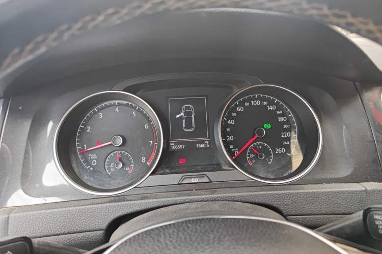 Used Volkswagen Golf 2017 230TSI Automatic Comfort Edition – Celebrating Milestone of One Million Units Instrument Cluster