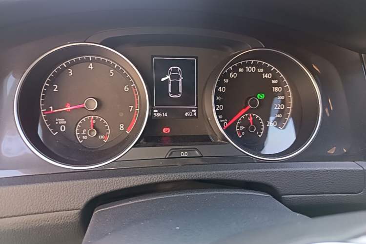 Used Volkswagen Golf 2017 230TSI Automatic Comfort Edition – Celebrating Milestone of One Million Units Instrument Cluster