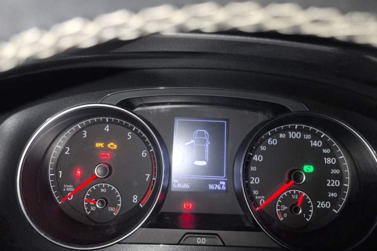Used Volkswagen Golf 2017 1.6L Automatic Comfort Million-Vehicle Anniversary Edition Instrument Cluster