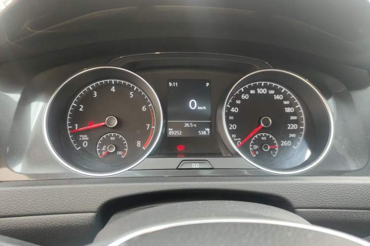 Used Volkswagen Golf 2017 1.6L Automatic Comfort Million-Vehicle Anniversary Edition Instrument Cluster