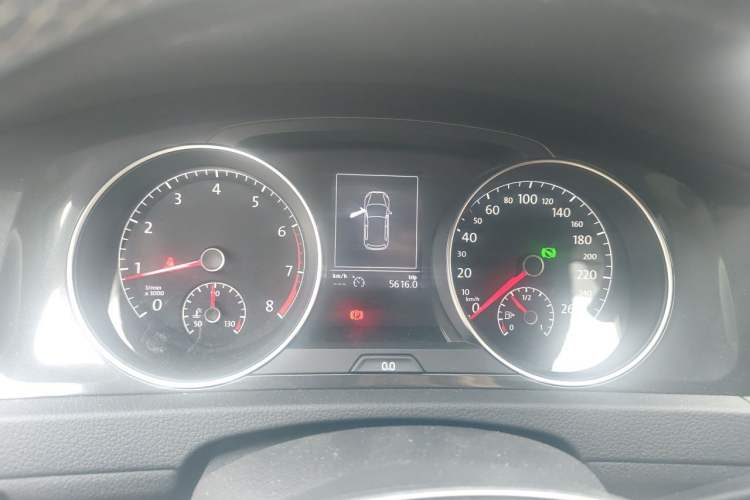 Used Volkswagen Golf 2017 230TSI Automatic Comfort Edition – Celebrating Milestone of One Million Units Instrument Cluster