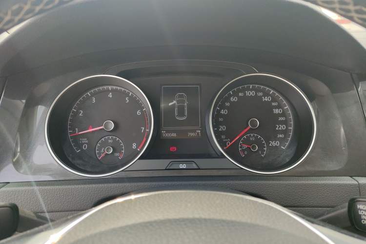 Used Volkswagen Golf 2017 230TSI Automatic Comfort Edition – Celebrating Milestone of One Million Units Instrument Cluster