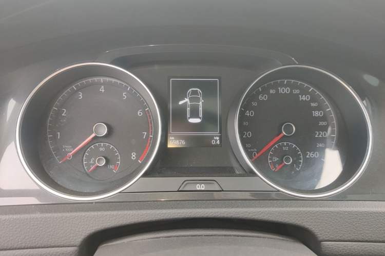 Used Volkswagen Golf 2017 230TSI Automatic Comfort Edition – Celebrating Milestone of One Million Units Instrument Cluster