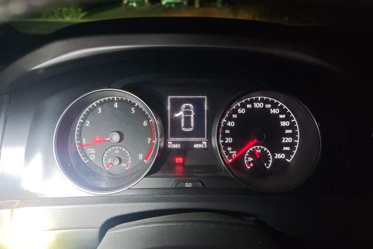 Used Volkswagen Golf 2017 1.6L Automatic Comfort Million-Vehicle Anniversary Edition Instrument Cluster