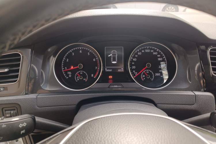 Used Volkswagen Golf 2017 1.6L Automatic Comfort Million-Vehicle Anniversary Edition Instrument Cluster