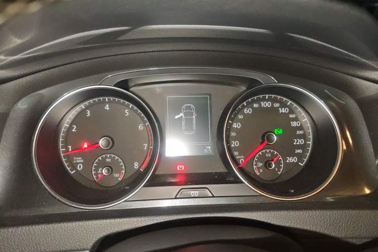 Used Volkswagen Golf 2017 1.6L Automatic Comfort Million-Vehicle Anniversary Edition Instrument Cluster