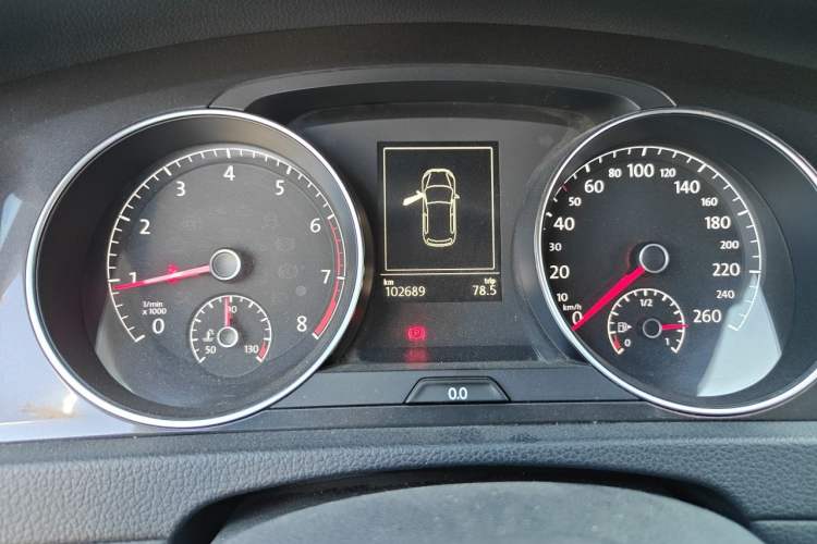 Used Volkswagen Golf 2017 1.6L Automatic Comfort Million-Vehicle Anniversary Edition Instrument Cluster