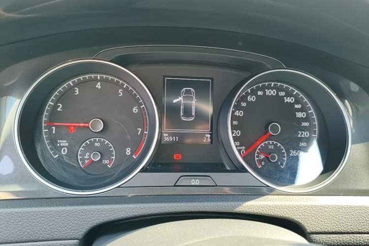 Used Volkswagen Golf 2017 1.6L Automatic Comfort Million-Vehicle Anniversary Edition Instrument Cluster