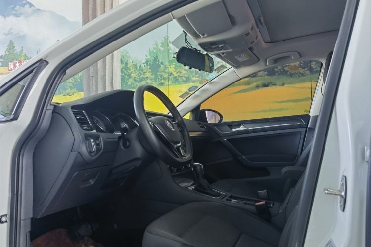 Used Volkswagen Golf 2017 230TSI Automatic Comfort Edition – Celebrating Milestone of One Million Units Interior 2