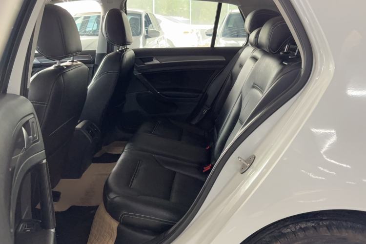 Used Volkswagen Golf 2017 230TSI Automatic Comfort Edition – Celebrating Milestone of One Million Units Interior 2
