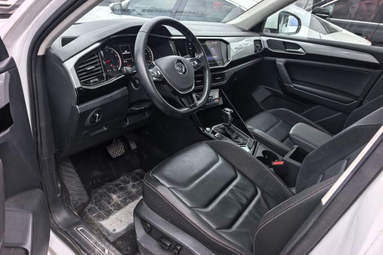 Used Volkswagen Golf 2017 230TSI Automatic Luxury Million-Vehicle Commemorative Edition Interior 2