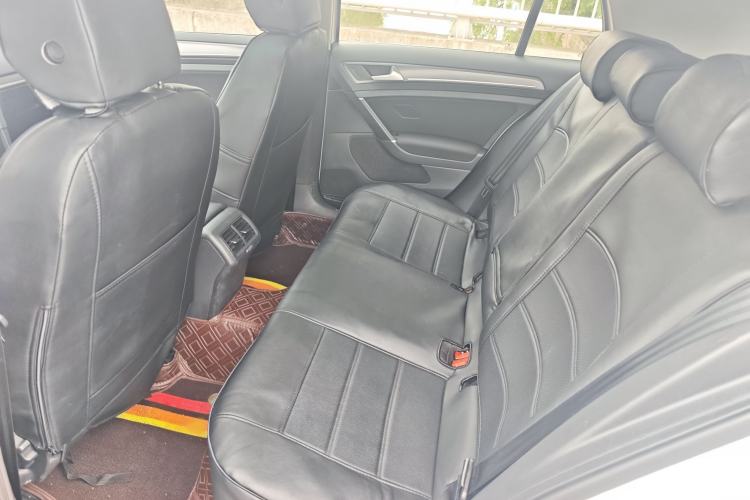 Used Volkswagen Golf 2017 230TSI Automatic Comfort Edition – Celebrating Milestone of One Million Units Interior 3