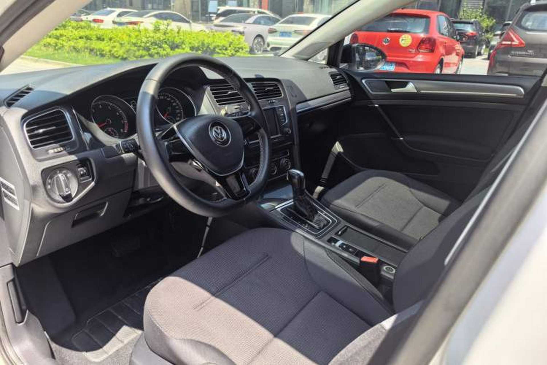 Used Volkswagen Golf 2017 230TSI Automatic Comfort Edition – Celebrating Milestone of One Million Units Interior 4