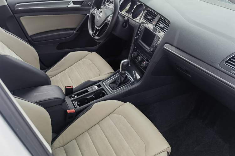 Used Volkswagen Golf 2017 230TSI Automatic Luxury Million-Vehicle Commemorative Edition Interior 4
