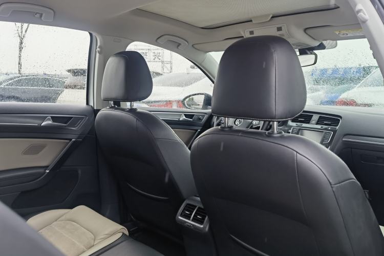 Used Volkswagen Golf 2017 230TSI Automatic Luxury Million-Vehicle Commemorative Edition Interior 5