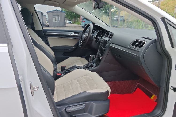 Used Volkswagen Golf 2017 230TSI Automatic Luxury Million-Vehicle Commemorative Edition Interior 6