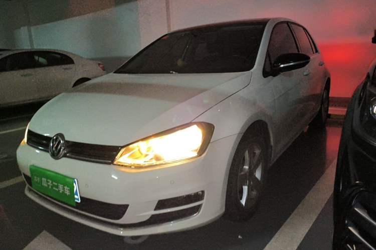 Used Volkswagen Golf 2017 230TSI Automatic Comfort Edition – Celebrating Milestone of One Million Units Guazi used car, China used car export, Used car for sale, Used Volkswagen cars, Cheapest cars for sale