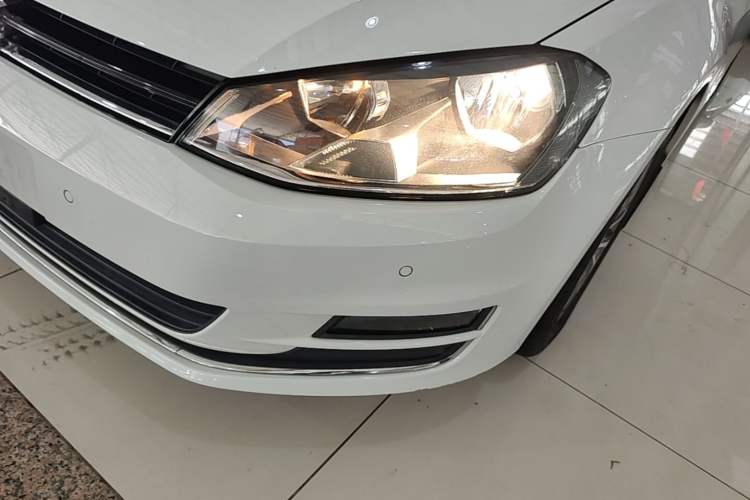 Used Volkswagen Golf 2017 230TSI Automatic Luxury Million-Vehicle Commemorative Edition Left Front Headlight