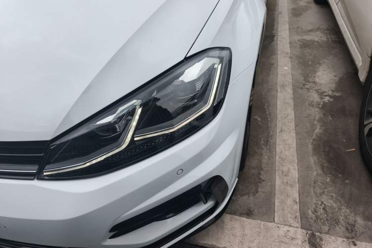 Used Volkswagen Golf 2017 2.0TSI R Left Front Headlight