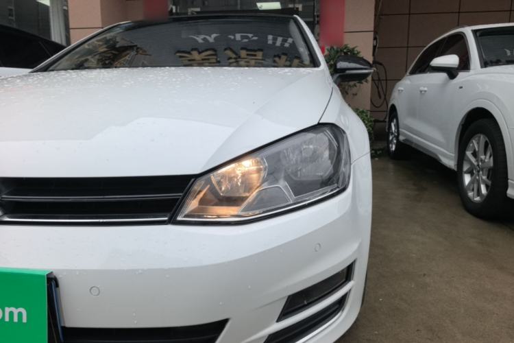 Used Volkswagen Golf 2017 230TSI Automatic Comfort Edition – Celebrating Milestone of One Million Units Left Front Headlight