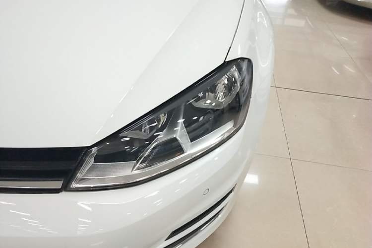 Used Volkswagen Golf 2017 230TSI Automatic Luxury Million-Vehicle Commemorative Edition Left Front Headlight