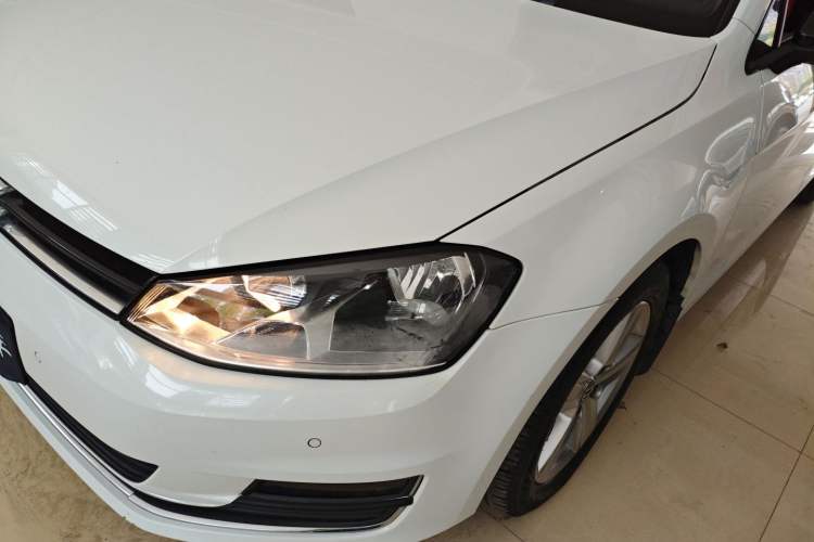 Used Volkswagen Golf 2017 230TSI Automatic Comfort Edition – Celebrating Milestone of One Million Units Left Front Headlight