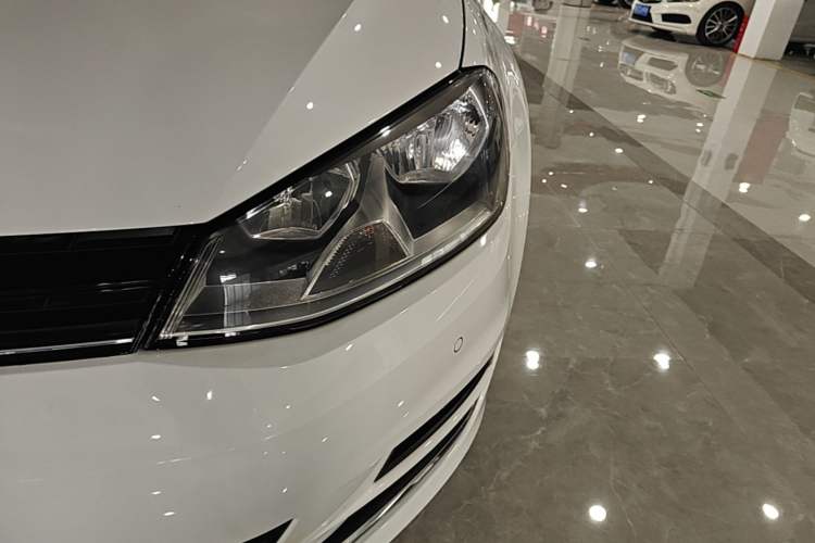 Used Volkswagen Golf 2017 230TSI Automatic Luxury Million-Vehicle Commemorative Edition Left Front Headlight