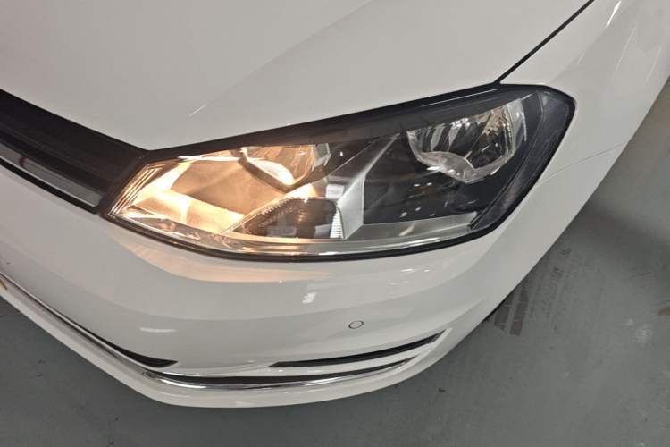 Used Volkswagen Golf 2017 1.6L Automatic Comfort Million-Vehicle Anniversary Edition Left Front Headlight