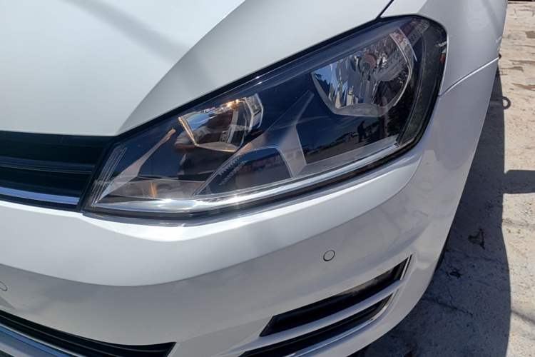 Used Volkswagen Golf 2017 230TSI Automatic Luxury Million-Vehicle Commemorative Edition Left Front Headlight