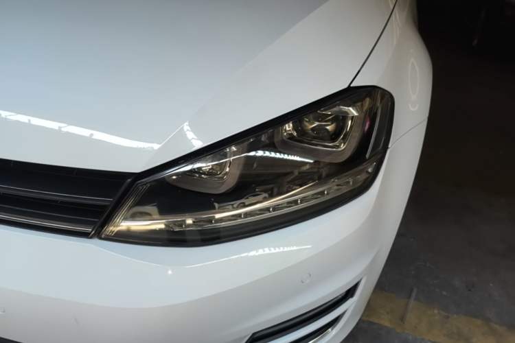 Used Volkswagen Golf 2017 230TSI Automatic Luxury Million-Vehicle Commemorative Edition Left Front Headlight