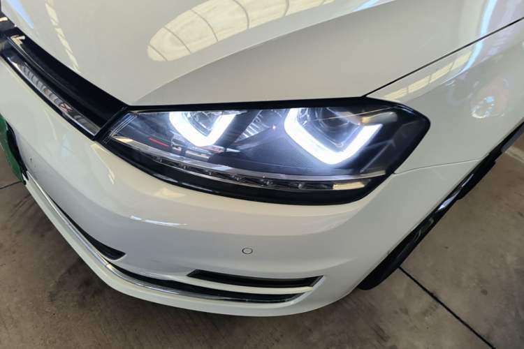 Used Volkswagen Golf 2017 230TSI Automatic Luxury Million-Vehicle Commemorative Edition Left Front Headlight