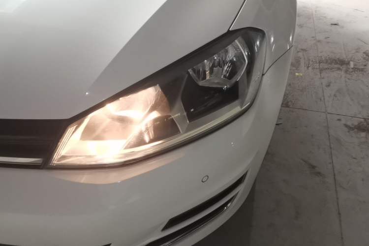Used Volkswagen Golf 2017 230TSI Automatic Luxury Million-Vehicle Commemorative Edition Left Front Headlight