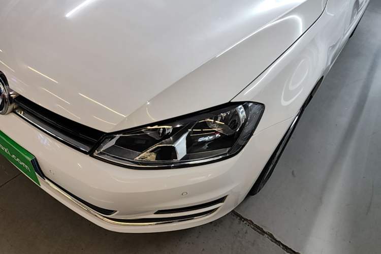 Used Volkswagen Golf 2017 230TSI Automatic Comfort Edition – Celebrating Milestone of One Million Units Left Front Headlight