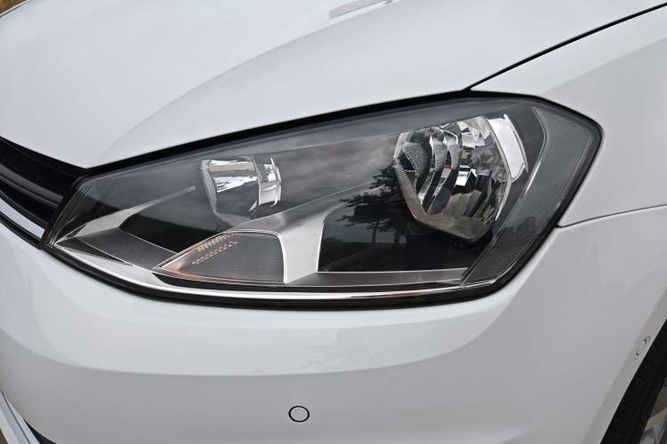Used Volkswagen Golf 2017 230TSI Automatic Luxury Million-Vehicle Commemorative Edition Left Front Headlight