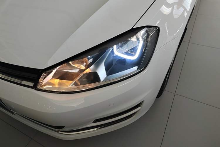Used Volkswagen Golf 2017 1.6L Automatic Comfort Million-Vehicle Anniversary Edition Left Front Headlight
