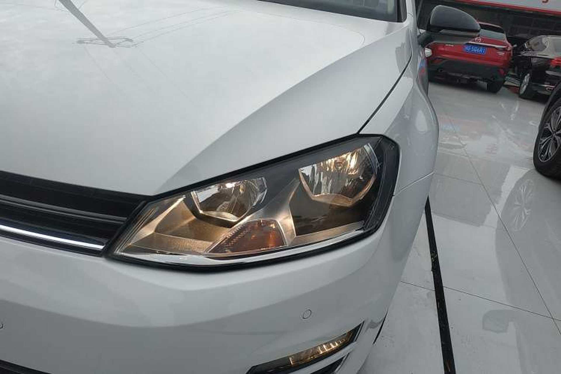 Used Volkswagen Golf 2017 230TSI Automatic Comfort Edition – Celebrating Milestone of One Million Units Left Front Headlight