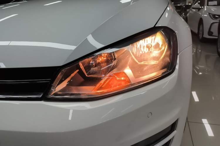 Used Volkswagen Golf 2017 230TSI Automatic Luxury Million-Vehicle Commemorative Edition Left Front Headlight