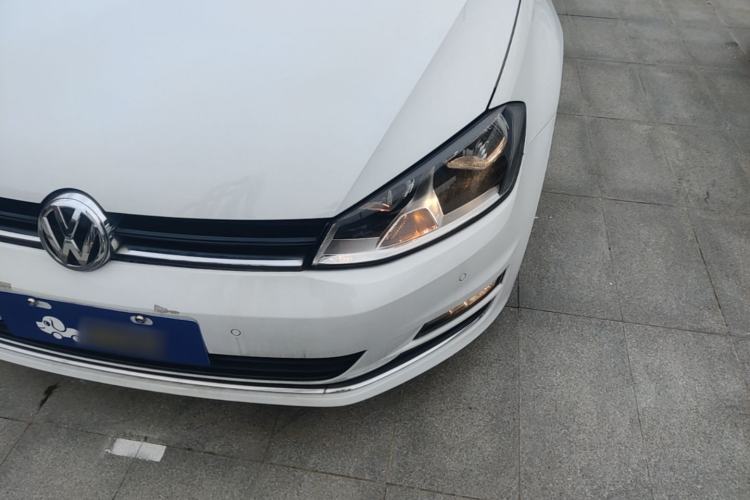 Used Volkswagen Golf 2017 230TSI Automatic Comfort Edition – Celebrating Milestone of One Million Units Left Front Headlight