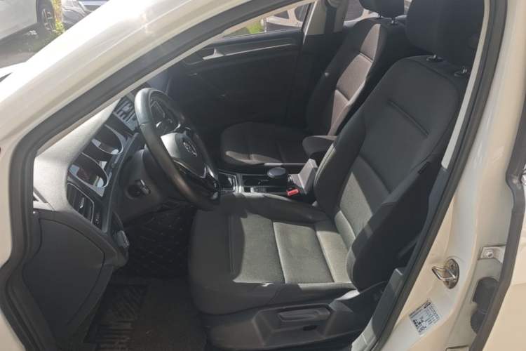 Used Volkswagen Golf 2017 230TSI Automatic Comfort Edition – Celebrating Milestone of One Million Units Left Front Seat