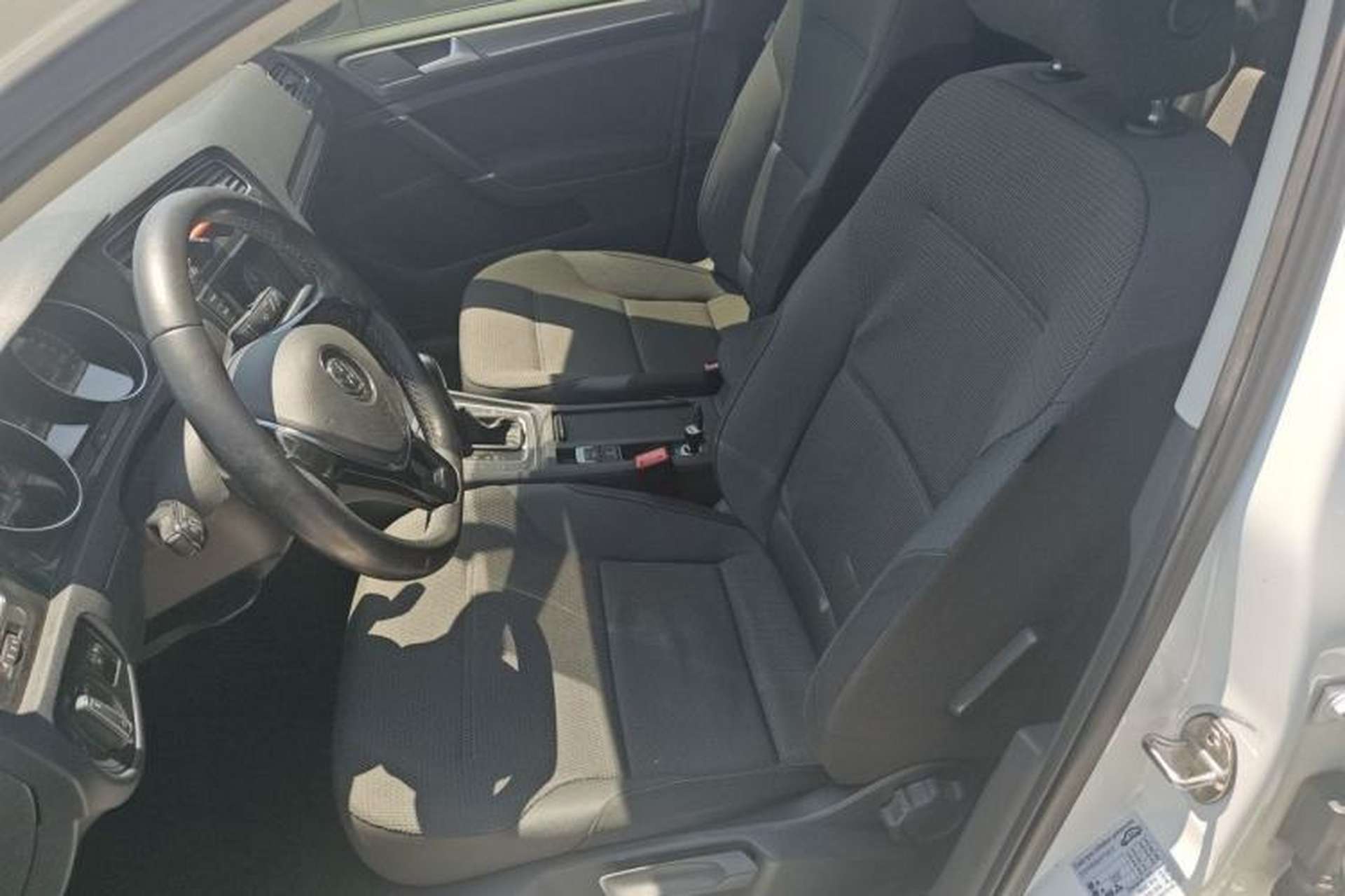 Used Volkswagen Golf 2017 1.6L Automatic Comfort Million-Vehicle Anniversary Edition Left Front Seat
