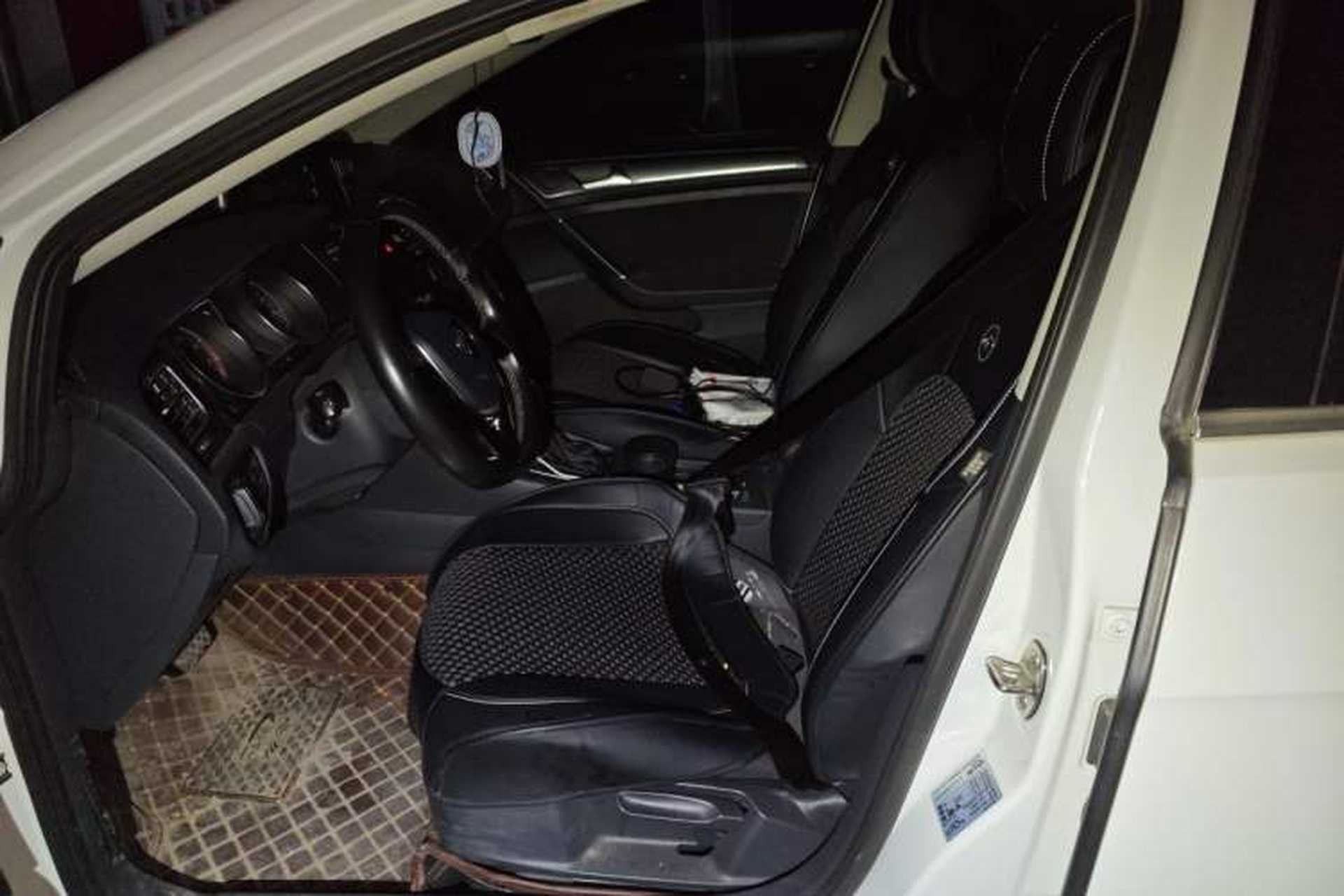 Used Volkswagen Golf 2017 1.6L Automatic Comfort Million-Vehicle Anniversary Edition Left Front Seat